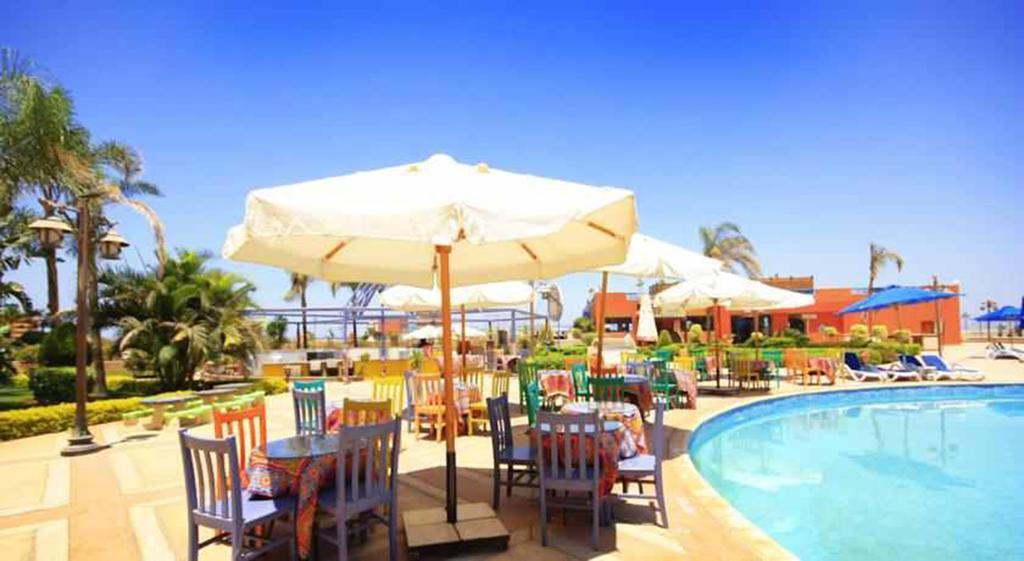Two-Bedroom Apartment At Porto Sokhna Pyramids - Families Only عين السخنة الغرفة الصورة